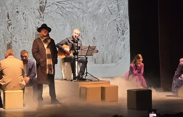 video un regal de poezie muzica si dans la teatrul calutul de mare premiera spectacolului intitulat un cantec un pas un vers dedicat poemului contemporan romanesc un succes 6752bc51ef1ef