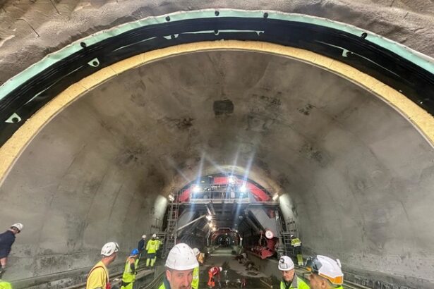 videofoto austriecii de la porr au chemat la munca in preajma sarbatorilor peste 600 de muncitori la tunelurile alina si daniela 6767e9611f8d7