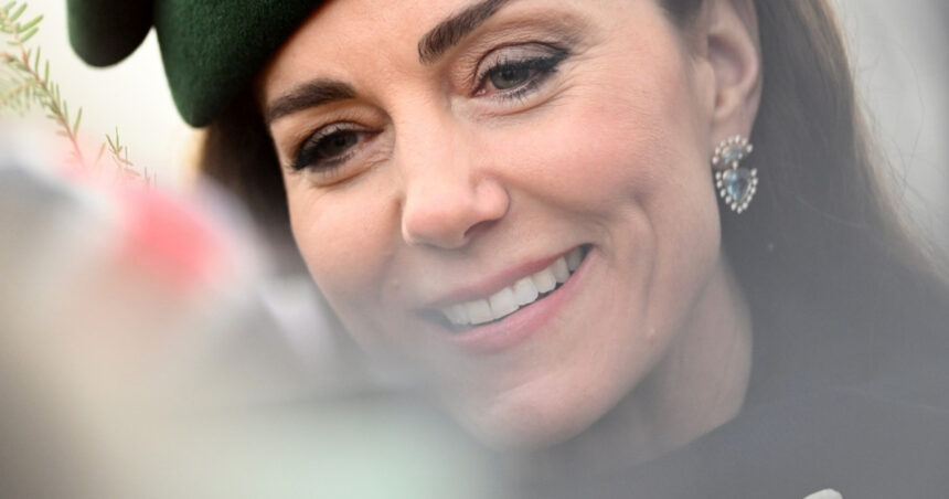 videofoto imagini cu kate middleton de la traditionalul concert de colinde cum s a afisat printesa de wales in ziua de craciun 676c30ccacc2c