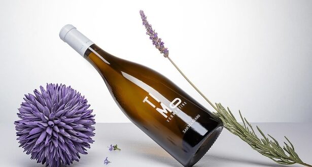 vinul zilei un vermentino care cucereste cu notele olfactive de flori albe soc tei salcam citrice si salvie la care se adauga pe palat aromele de fructe coapte ierburi aromatice si subtile acce 674eaf2027271