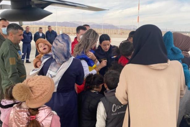 12 pacienti palestinieni din fasia gaza si familiile acestora evacuati de urgenta la bucuresti 678815383152a