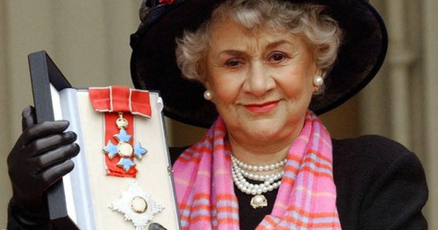 a murit celebra actrita joan plowright vaduva lui laurence olivier 678a397727277