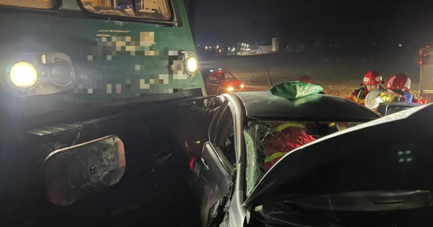 Accident feroviar în județul Mureș: cinci răniți după ce o mașină a fost lovită de un tren condus de un șofer aflat sub influența alcoolului 1 accident feroviar in judetul mures cinci raniti dupa ce o masina a fost lovita de un tren al carui conductor bause alcool 677d207b3c9c0