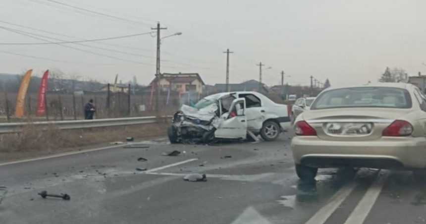 accident grav in prahova intre un microbuz un autoturism si un camion incarcat cu ciment unul dintre soferi a murit pe loc 6790d124ab397