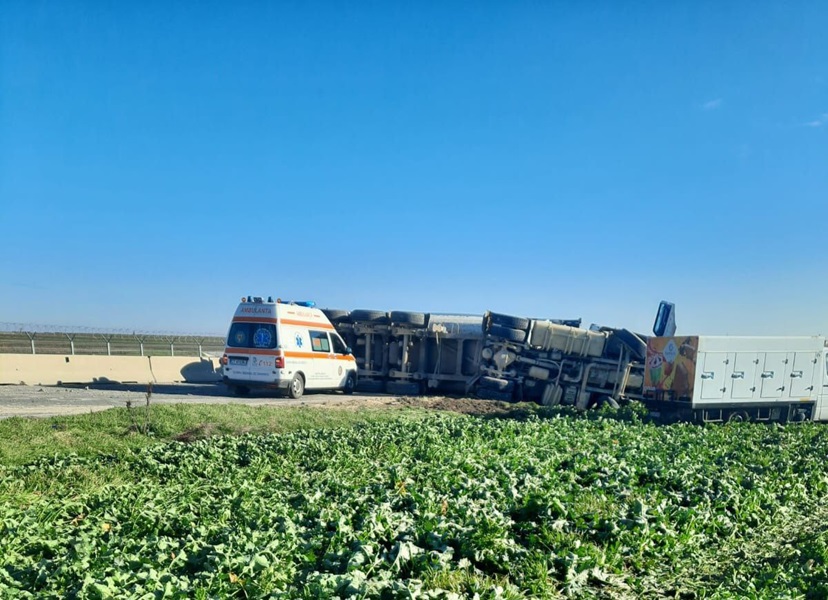accident grav pe dn2a la iesirea din stupina doua tir uri si doua autotusime s au ciocnit 6798d419aa460