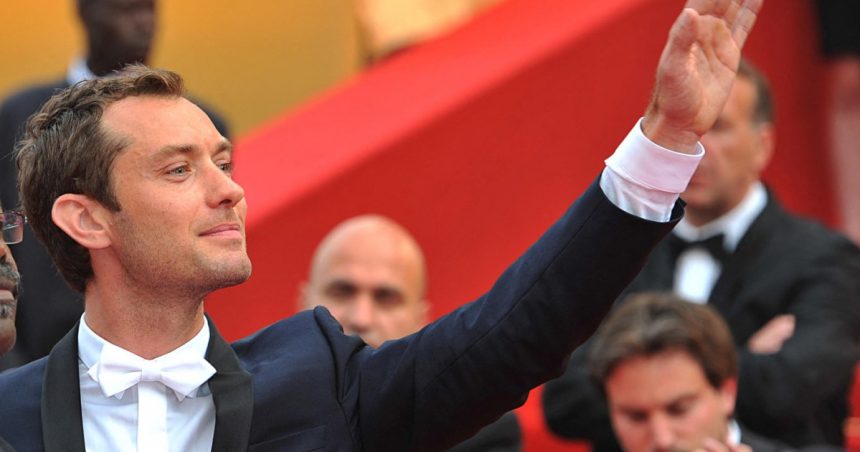 Actorul britanic Jude Law confirmă că va juca rolul lui Vladimir Putin în filmul „Vrăjitorul de la Kremlin” 1 actorul britanic jude law confirma ca il va interpreta pe vladimir putin in filmul vrajitorul de la kremlin 678a34ca87340