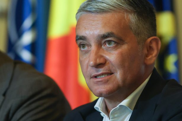 acuzatiile aduse de dna in cazul primarului din sinaia ce a facut vlad oprea cu banii pe care i ar fi primit drept mita de la nordis 679234089efed