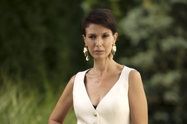 alina chivulescu revine pe micile ecrane dupa o pauza de 3 ani unde poate fi vazuta sotia lui dan chisu te gandesti daca poti daca va prinde la public 67893b56cd7a0