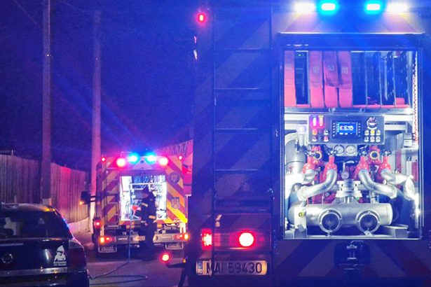 arde o casa din ovidiu mai multe echipaje de pompieri intervin la fata locului 678a84cc65402