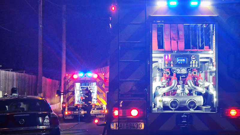 arde o casa din ovidiu mai multe echipaje de pompieri intervin la fata locului 678a84cc65402