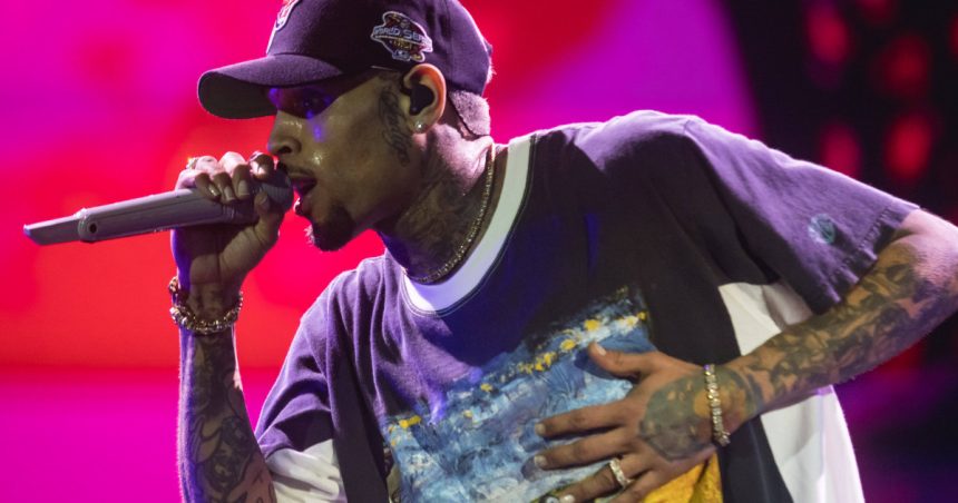 artistul chris brown cere 500 de milioane de dolari de la gigantul warner bros care este motivul 679237fdf27b9