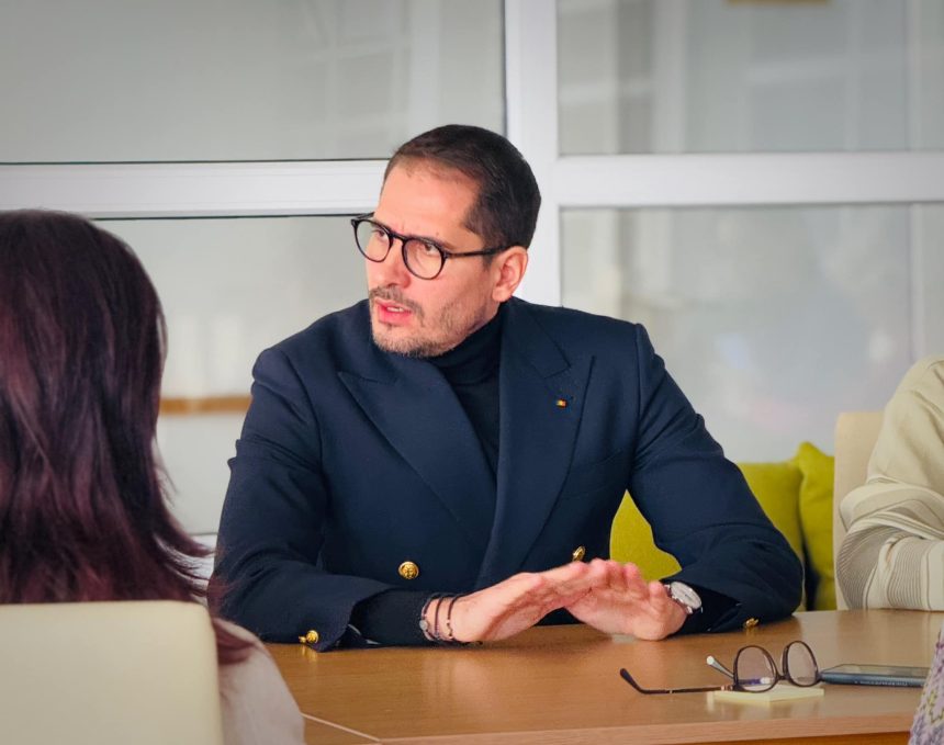 Asistența socială din Constanța, mobilizată la început de an. Viceprimarul Răsăuțeanu: „Este necesară atragerea fondurilor europene pentru categoriile de persoane dezavantajate” 1 asistenta sociala din constanta in mobilizare la inceput de an viceprimarul rasauteanu trebuie atrasi banii europeni atat de necesari categoriilor de persoane mai putin favorizate 6785267fa4738