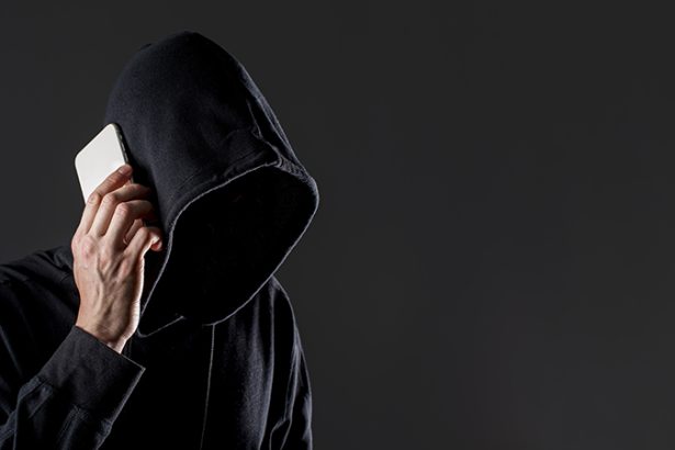 atentie la fraudele prin spoofing escrocii se dau drept angajati ai bancilor si ai politiei pentru a fura bani 678e56343cfca