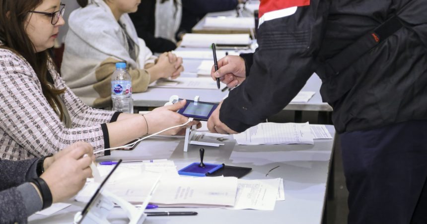 AUR a sesizat Avocatul Poporului în legătură cu modificările legislației electorale: „E limitat timpul de vot pentru românii din diaspora” 1 aur a sesizat avocatul poporului dupa modificarile aduse legislatiei electorale e limitat timpul de vot pentru romanii din diaspora 678ff3a7f3be2