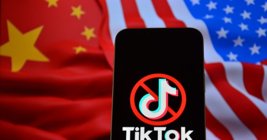 Bătălia pentru TikTok: Aplicația reprezintă o amenințare la adresa securității naționale sau este o miza a luptei geopolitice între SUA și China? 1 batalia pentru tiktok este aplicatia o amenintare la adresa securitatii nationale sau miza unei lupte geopolitice intre sua si china 67931f90da7a4