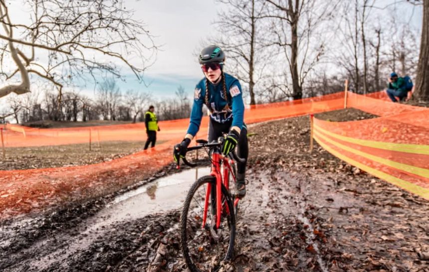 Brigitte Belu, de la CSM Constanța, este campioană națională la ciclocros pentru cadeți. 1 brigitte belu de la csm constanta este campioana nationala de cadeti la ciclocros 6786c7eb00878