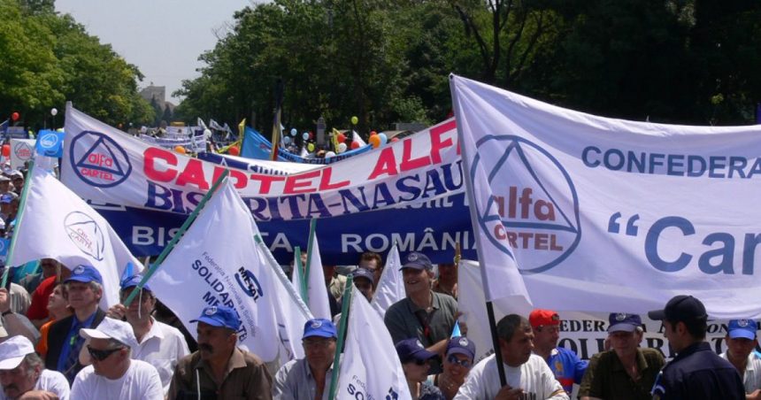cartel alfa decidentii politici au abandonat comunicarea deschisa cu publicul butoiul de pulbere poate exploda in orice moment 678ba02346cf5