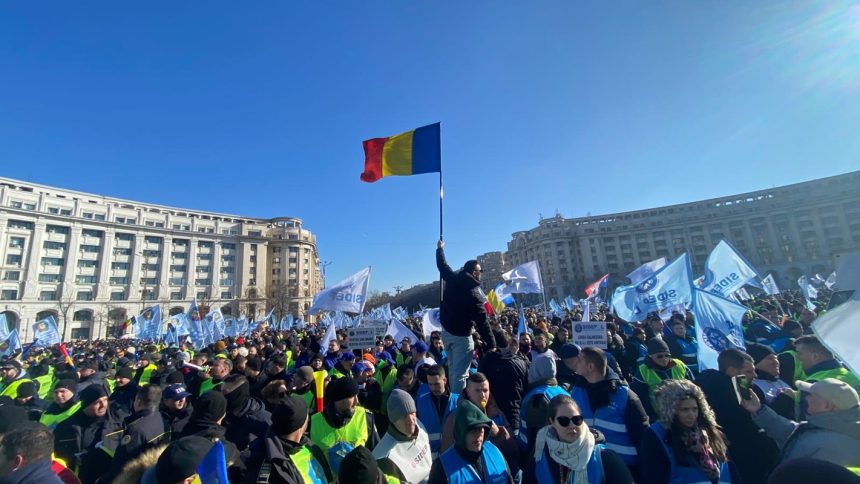 Cartel Alfa: Guvernul va compensa suplimentar munca din weekend pentru angajații din ordine publică 1 cartel alfa guvernul va plati suplimentar munca din zilele de sambata si duminica pentru angajatii din ordine publica 678cec1a89ce9