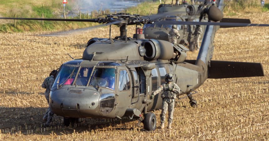 Ce este elicopterul Black Hawk. Detalii despre „calul de tracțiune” al armatei americane, implicat în accidentul aviatic din SUA 1 ce este elicopterul black hawk detalii despre calul de tractiune al armatei americane implicat in tragicul accident aviatic din sua 679c99965cd5a