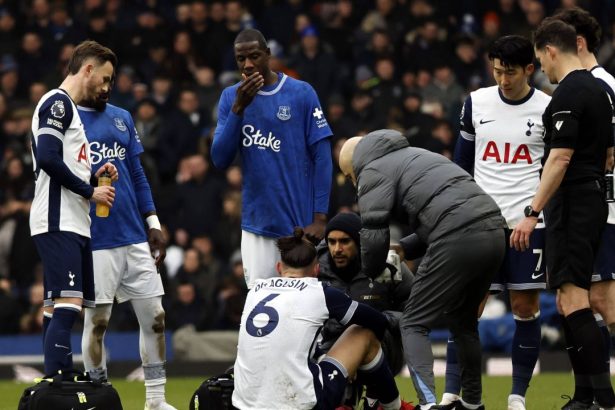 ce i au facut medicii lui radu dragusin dupa ce a fost facut aproape ko in everton spurs 678f634ab6554
