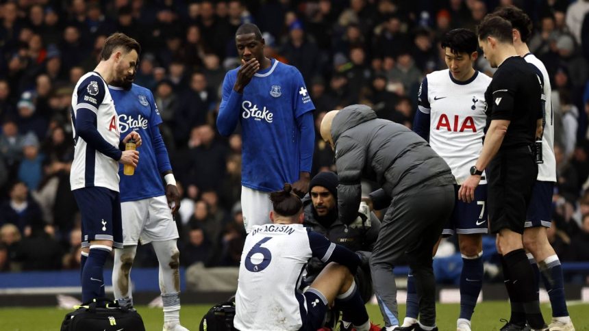 ce i au facut medicii lui radu dragusin dupa ce a fost facut aproape ko in everton spurs 678f634ab6554