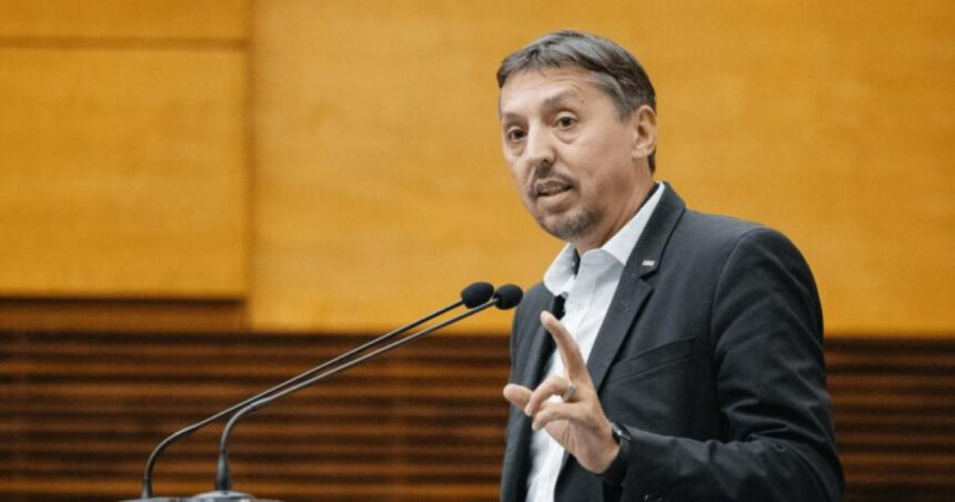 ce spune ministrul educatiei despre introducerea de materii noi hai sa predam un pic altfel 6777e8fd76500