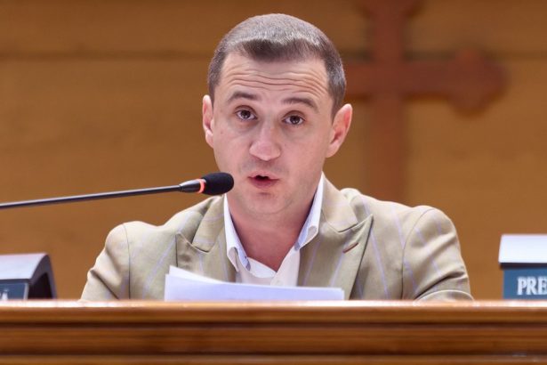 cea mai ampla restructurare facuta vreodata in romania anuntata la cj timis vor fi taiate 700 de posturi 679bcda701e59