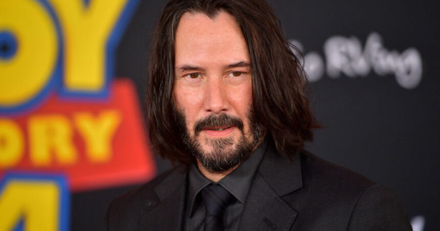 Ceasuri Rolex în valoare de zeci de mii de dolari, furate din casa lui Keanu Reeves, au fost descoperite în Chile. Actorul a fost jefuit în 2023. 1 ceasuri rolex de zeci de mii de dolari furate din casa lui keanu reeves au fost gasite in chile actorul a fost jefuit in 2023 6776326f345fa