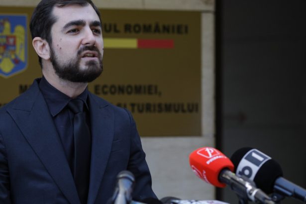 claudiu nasui dupa masurile anuntate de bolojan greseste ca vrea sa dea afara 200 de functionari de la senat ar trebui 400 6790e9e94a66d