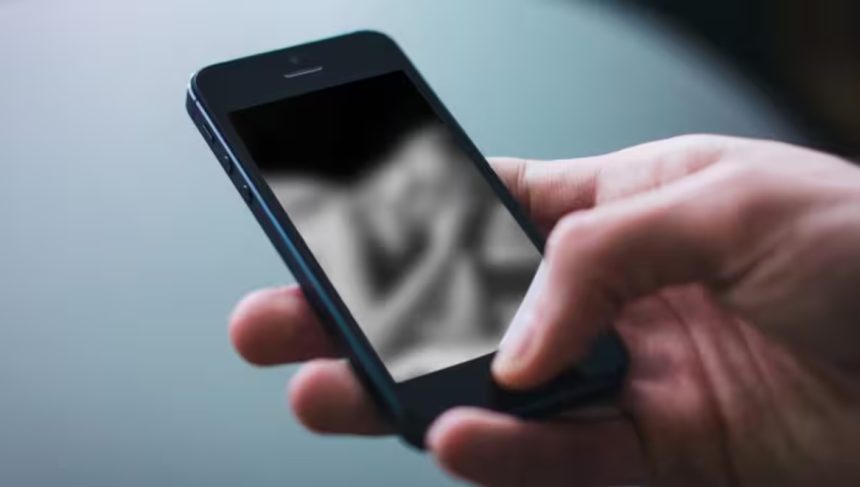 condamnati pentru santaj cu imagini xxx dupa ce au determinat mai multi barbati sa se dezbrace in timpul unor apeluri video folosindu se de o tanara de 19 ani 6785058ba9d10