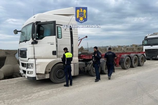 controale in portul constanta peste 70 de soferi au fost verificati si s au aplicat amenzi de zeci de mii de lei 679378ff428b4