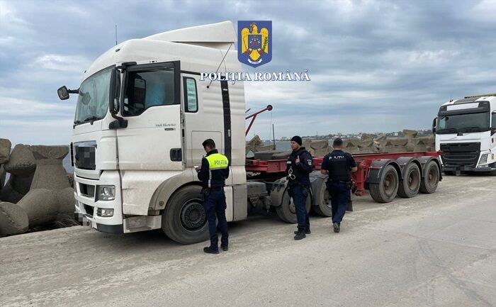 controale in portul constanta peste 70 de soferi au fost verificati si s au aplicat amenzi de zeci de mii de lei 679378ff428b4