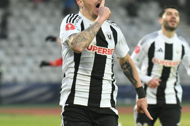 dan nistor a reactionat dupa ce budescu a vrut sa scoata echipa de pe teren in timpul meciului de la cluj 678bd4bcf17e5