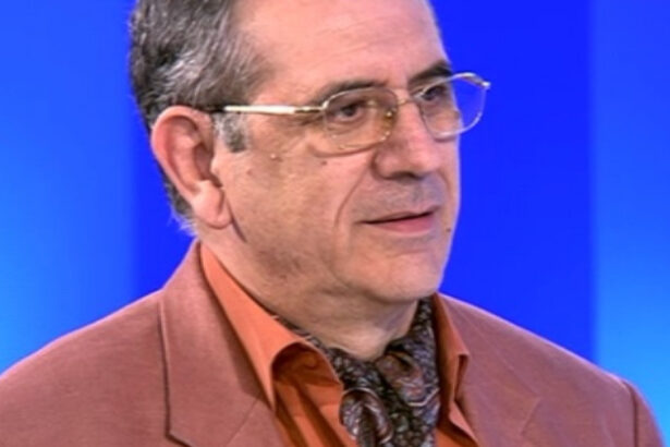 de ce se simte hari bucur marcu mai umilit acum decat in comunism bogati subinteligenti dar smecheri impostori cu titluri academice 677fe37443c7f