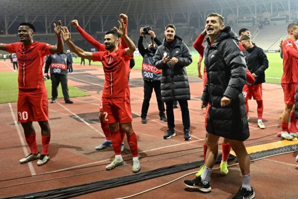 detaliul remarcat de sud africani dupa ce fcsb a invins o pe qarabag ce au scris despre siyabonga ngezana 67935098a64f7