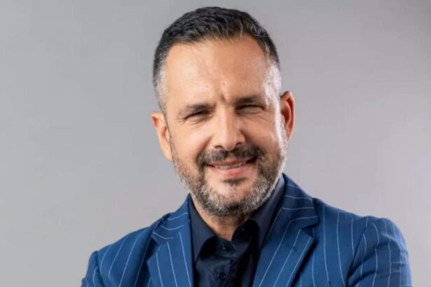 dezvaluirea facuta de madalin ionescu despre sotia lui dupa ce a incheiat contractul cu antena stars vesnica manie a multora de a gasi un tap ispasitor pentru propriile neimpliniri 677e5e760e07a