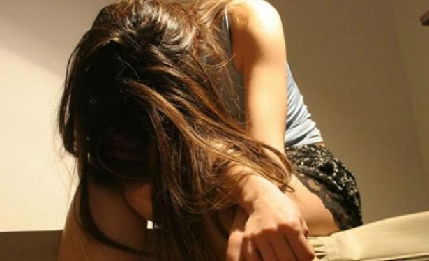 doi tineri au pandit un barbat despre care stiau ca agresa sexual minore si l au filmat intr un gang in timp ce era cu o fetita de 10 ani au dus imaginile la politie 67901df1965f2