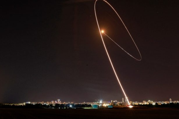 donald trump anunta ca va ordona constructia unui scut antiracheta de tip iron dome similar celui israelian 679885538631a