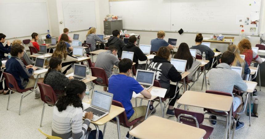 donald trump urmeaza sa opreasca finantarea scolilor care predau teoria critica a rasei 679a8a0d40a02