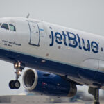 doua cadavre au fost descoperite in trenul de aterizare al unui avion jetblue care zbura din new york 677d8c835e656