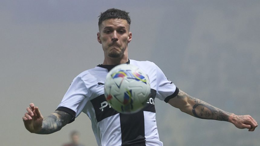 Prețul lui Dennis Man a fost stabilit de Parma. Ultima mutare a italienilor 1 e gata parma i a stabilit pretul lui dennis man ultima mutare a italienilor 678fb09f18eae