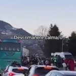 efect uluitor al tiktok asupra unei statiuni din italia peste 10 000 de oameni au invadat un orasel de 1 400 de locuitori 6799c1cd00b9d