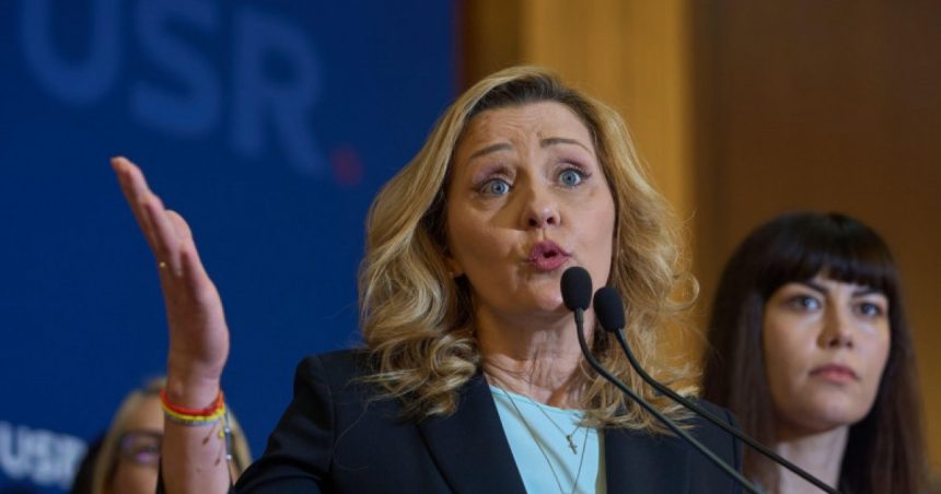 elena lasconi ar trebui facute doua sondaje unul in care sa fiu doar eu si unul cu nicusor dan cred ca voi avea un scor mai mare 6793ebd5c39b7