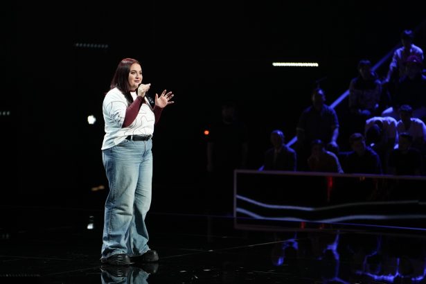 elizabeth o concurenta virala pe tiktok vine duminica in platoul x factor special pentru delia mi ai dat un comentariu 679a23154709c