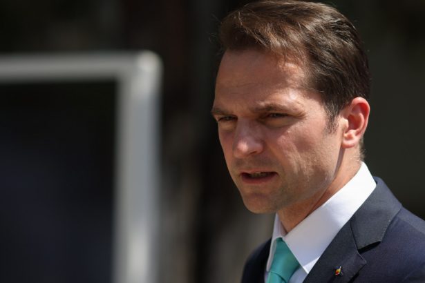 exclusiv cum va afecta noua administratie trump domeniul energetic din romania burduja cele mai mari interese sunt in sectorul nuclear 6791ec9e759d6