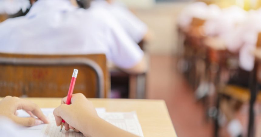 exclusiv ministrul educatiei vrea interzicerea predarii prin dictare sau copiere din manual masura trebuie sa fie drastica 6787889b8d904
