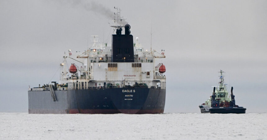 Finlanda a identificat deficiențe serioase la petrolierul Eagle S, suspectat de sabotaj al cablurilor din Marea Baltică. 1 finlanda a descoperit deficiente grave la petrolierul eagle s suspectat de sabotarea cablurilor din marea baltica 677e6db22f11c