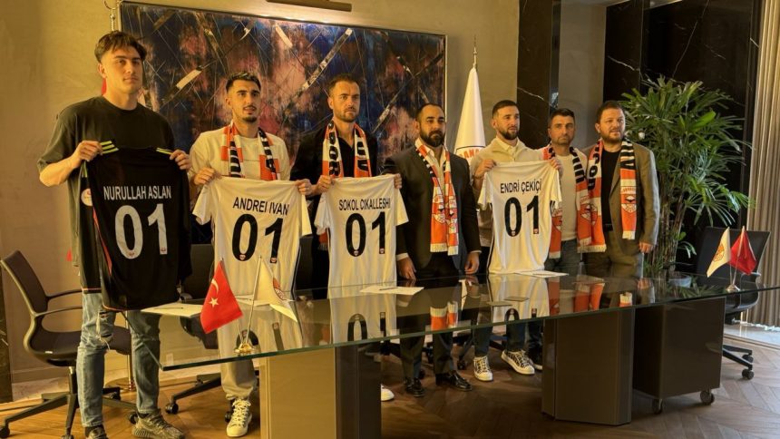 Andrei Ivan a fost prezentat oficial de Adanaspor! Când este așteptat debutul său 1 foto andrei ivan a fost prezentat oficial de adanaspor cand este asteptat debutul 6786b1e5985bb