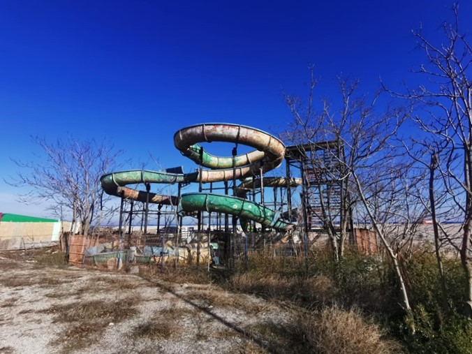 foto ce se intampla cu toboganele din mamaia lasate in paragina de zeci de ani ce poate face primaria constanta 6780afa67f9df