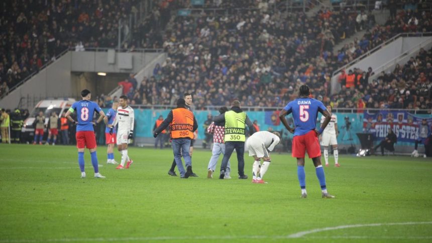 Ce s-a întâmplat în repriza a doua din FCSB – Manchester United! Starul englezilor, surprins de un român 1 foto exclusiv ce s a intamplat in repriza a doua din fcsb manchester united starul englezilor luat prin surprindere de un roman 679bfaf86a1ca